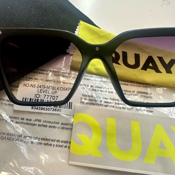 Quay Level Up Sunnies - Picture 3 of 6